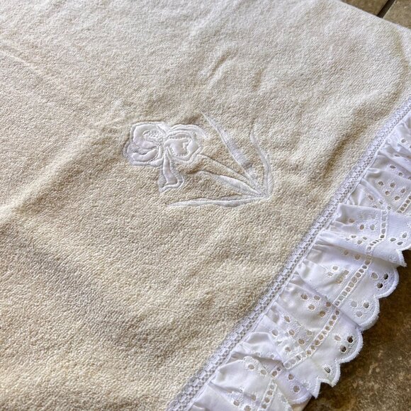 Vtg RA Briggs Embroidered Pastel Yellow Bath Towels Set of 2 Eyelet Trim USA - Picture 7 of 13